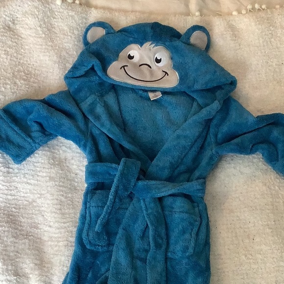 Child’s house coat - Picture 1 of 2